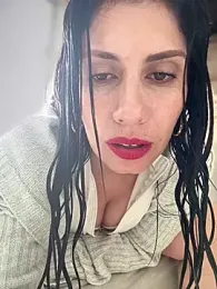 Alysson-- — Stripchat stream photo (Jun 2026)