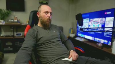 BarboneCE — webcam model online on cam4