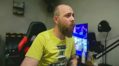 BarboneCE — webcam model online on cam4