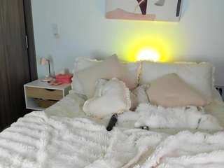 ahinoaa — webcam model online on camsoda