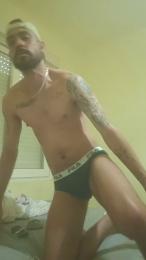JulioSCRT — webcam model online on cam4