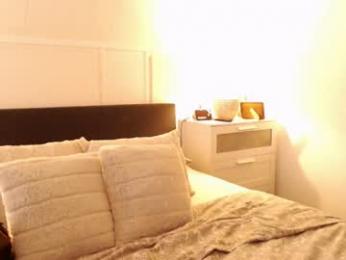 diione — Chaturbate stream photo (Apr 2026)