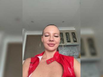 Linnea-67 — webcam model online on bongacams