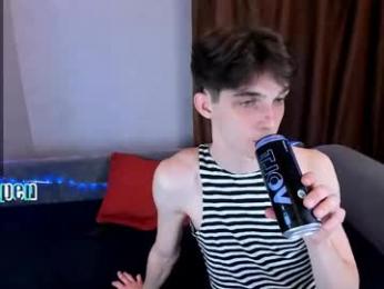 aaron_bang — webcam model online on chaturbate