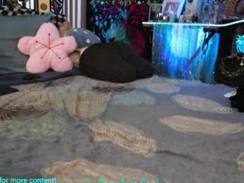 xaevynne — Chaturbate stream photo (Apr 2026)