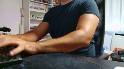 maximoplaser — webcam model online on cam4