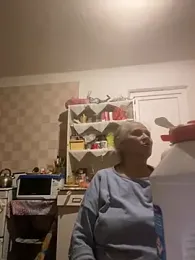 Frosl — Stripchat stream photo (May 2026)