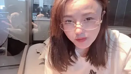 Krismil3 — webcam model online on stripchat