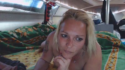 Doucelouve9 — Cam4 stream photo (Apr 2026)