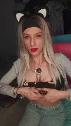 Badgirl91919 — webcam model online on cam4