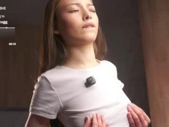 viviangood — webcam model online on chaturbate