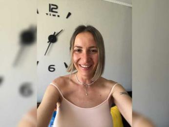 HARIZZMA — webcam model online on bongacams