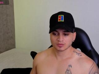 Ahiezer — webcam model online on flirt4free