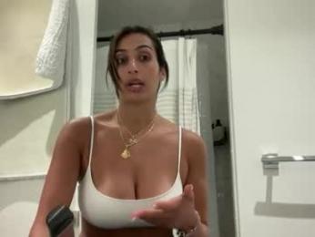 camiliakxoxo — Chaturbate stream photo (Apr 2026)