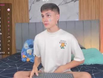 dustinlevine — webcam model online on chaturbate