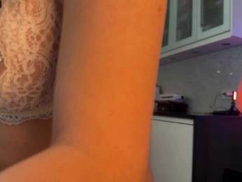 Koketka — webcam model online on bongacams