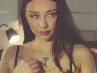 senisemorel — webcam model online on camsoda