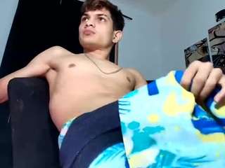 andyloverhuge — webcam model online on camsoda