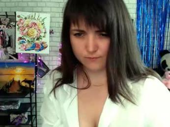 darina_m_ — Chaturbate stream photo (Apr 2025)