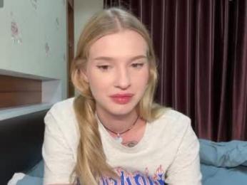 pussymoneywet — webcam model online on chaturbate