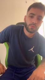 Tumach22 — webcam model online on cam4