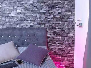 Pretty Veronica — webcam model online on flirt4free