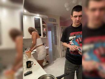 Easy-Li — webcam model online on bongacams