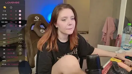 YouHoldMee — Stripchat stream photo (Jun 2026)