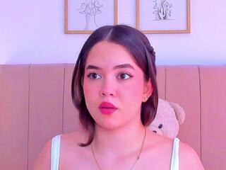 Bella Fontana — webcam model online on flirt4free