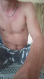 Moorenitoo32 — webcam model online on cam4