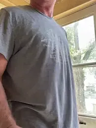 hintly — Stripchat stream photo (Apr 2026)