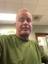 hintly — Stripchat stream photo (Apr 2026)