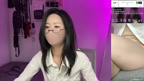 gumi_0418 — webcam model online on stripchat