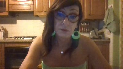 Tiabet — webcam model online on cam4