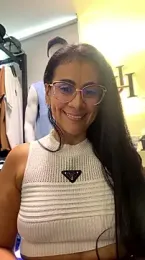Laia_Hills — webcam model online on stripchat