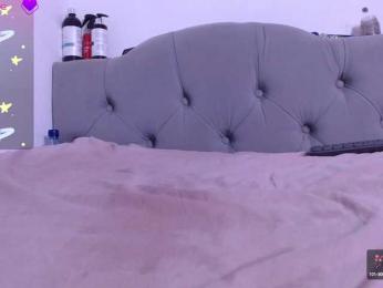 Red-moonn — Bongacams stream photo (Apr 2025)