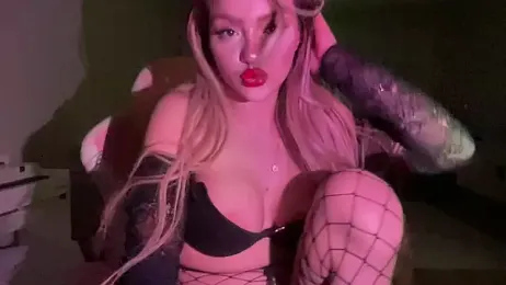 petitebeauty — Stripchat stream photo (Apr 2026)