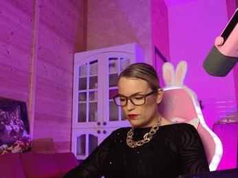 Findom_Lady_Shine — Bongacams stream photo (May 2026)