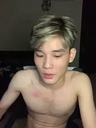 LTMinh08 — webcam model online on stripchat