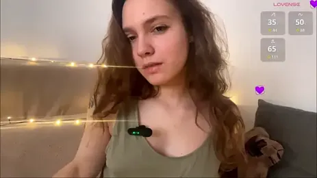 AliKnop — webcam model online on stripchat