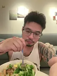 James1992_Ovo — Stripchat stream photo (Jun 2026)