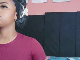 lilisantos — webcam model online on camsoda