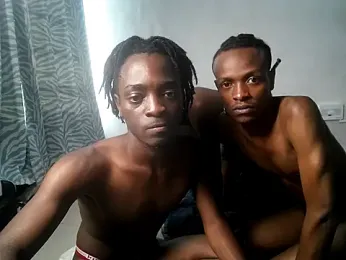 threemanias — webcam model online on stripchat