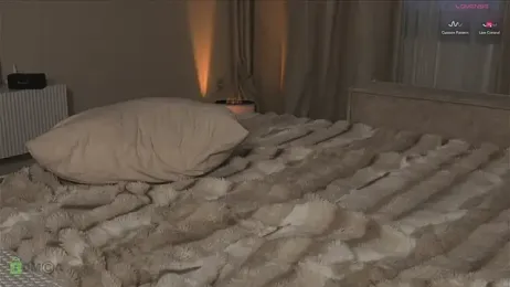 Hit-girl- — Stripchat stream photo (Apr 2026)