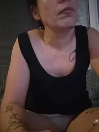 adelinegirly — Stripchat stream photo (Aug 2026)