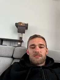 Benjamiinlt — webcam model online on stripchat