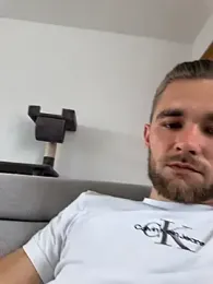 Benjamiinlt — Stripchat stream photo (Apr 2026)