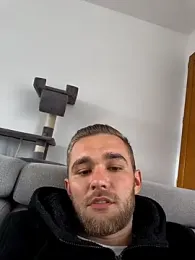 Benjamiinlt — Stripchat stream photo (Apr 2026)