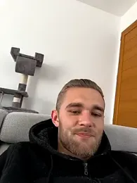 Benjamiinlt — Stripchat stream photo (Apr 2026)