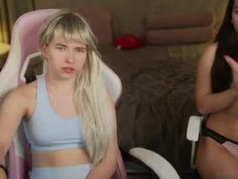 juicy_secrets_054 — webcam model online on chaturbate